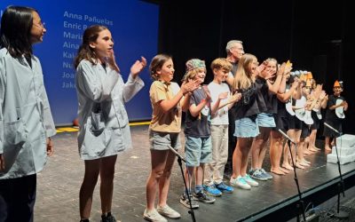 Participació del Grup de Teatre Extraescolar a la mostra Bambolina de Parets.