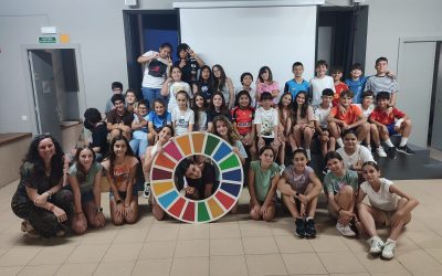 Xerrada de la Sandra a 6è sobre EL PAPER DE LA DONA A LA INDÚSTRIA.